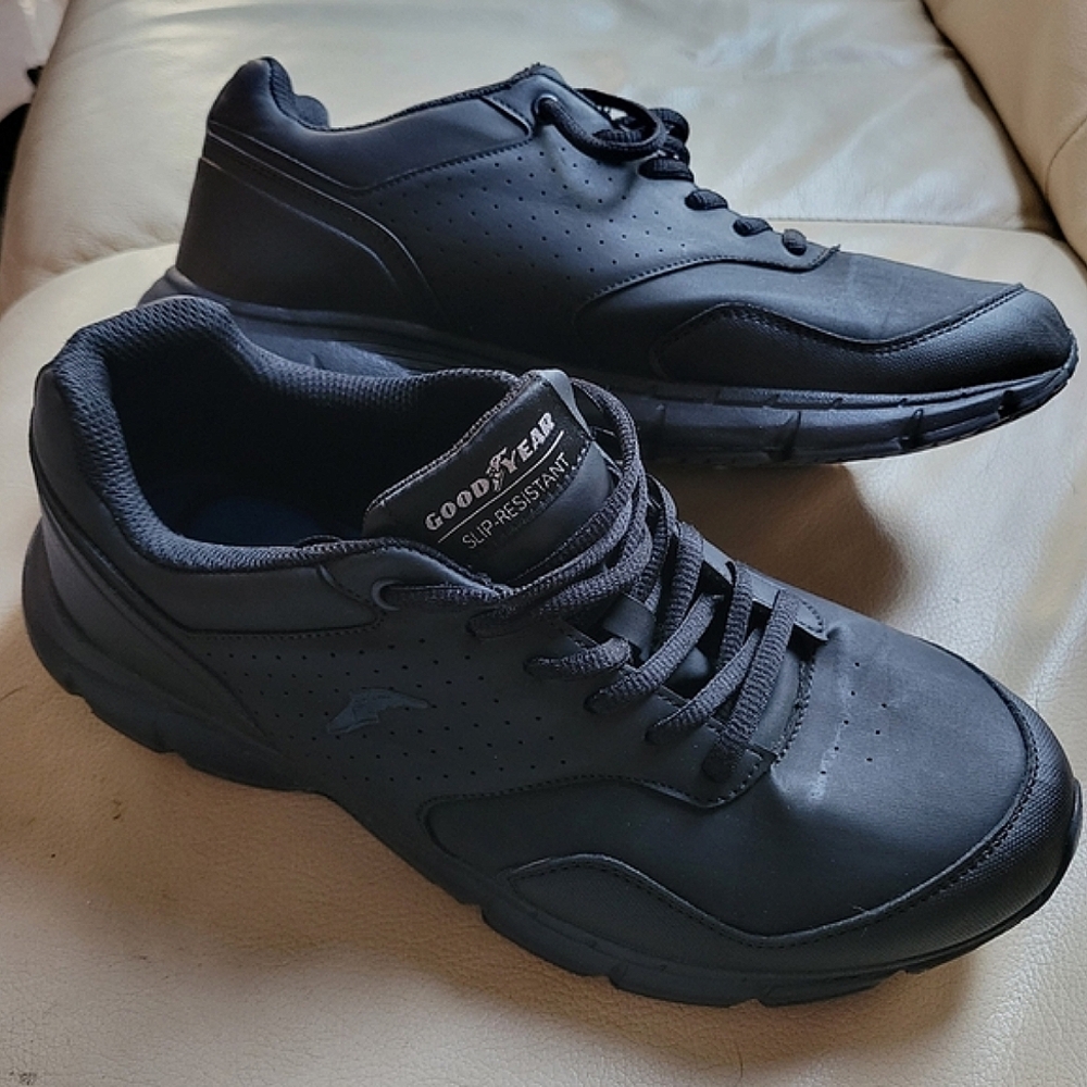 Goodyear Working And Athletic Shoes with Minimalist Design Size 10